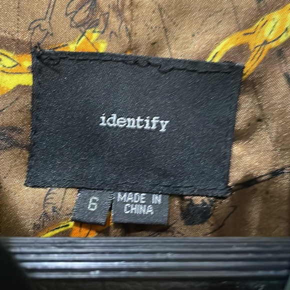 Identify black leather jacket (sz 6) - Picture 2 of 9